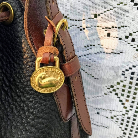 Vintage Dooney and Bourke bag - Picture 2 of 9
